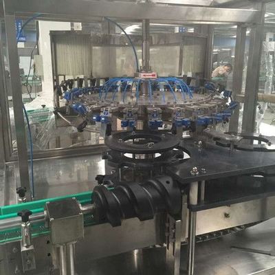 kopen Monoblokfiller capper machine met 220/380V spanning inclusief vloeistofniveau sensor en 1 jaar garantie producten online vervaardiging