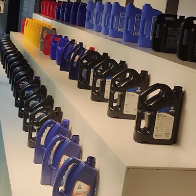 kopen Fabrieksproducten Topverkoop 1-5L Coating Solvent Filling Line Volledig automatische besturing online manufacture