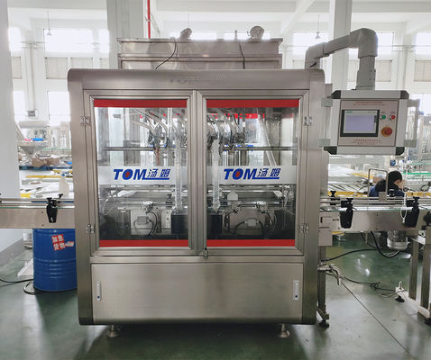 100 ml-1L 8 sproeiers Automatische PLC gecontroleerde chemische verpakkingsmachine voor ethylalcohol